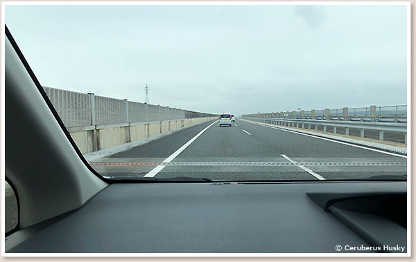 高速道路の継ぎ目