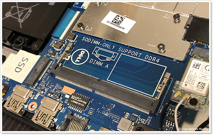 Dell Vostro 3582のメモリスロット