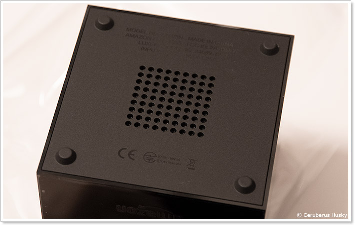 Fire TV Cubeの底面のスピーカー
