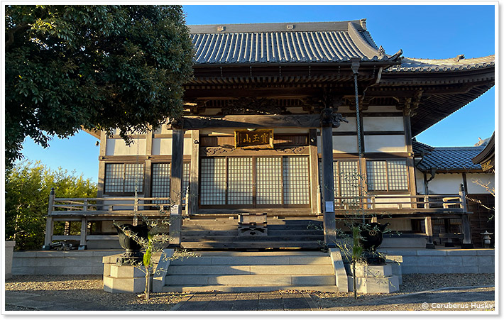 泉蔵寺境内